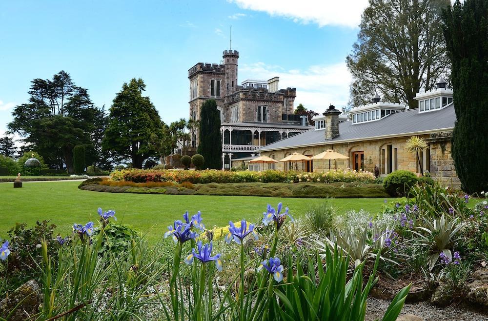 Larnach Lodge & Stable Stay Дьюндин Экстерьер фото